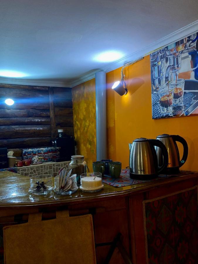 Communication Hostel Batumi Bagian luar foto